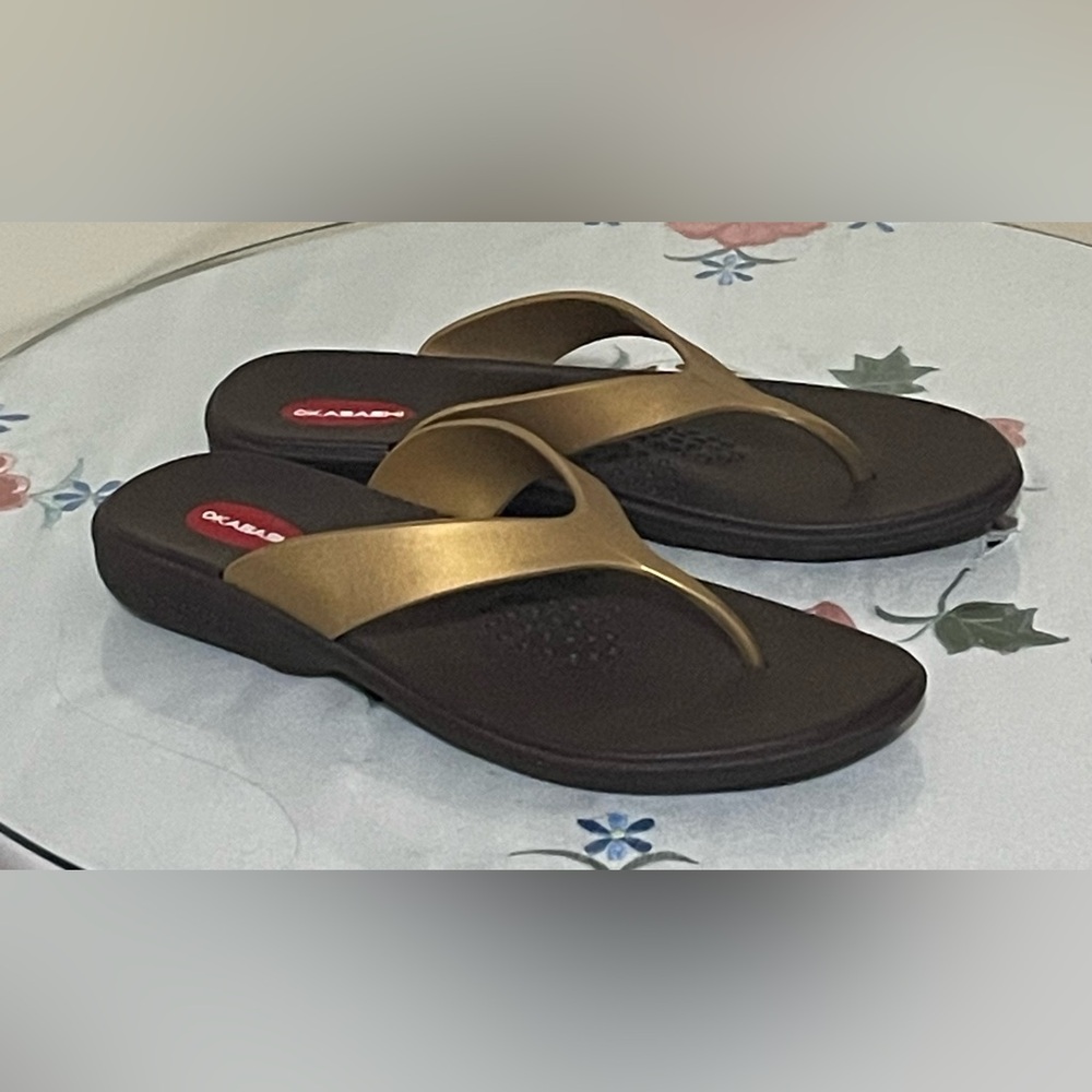 Okabashi Gold Thong Sandals